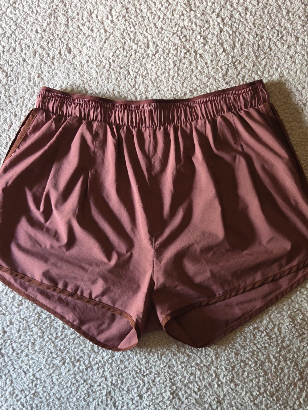 Fabletics Heritage Dolphin 3" Athletic Shorts in Moonlight Mauve / Sepia